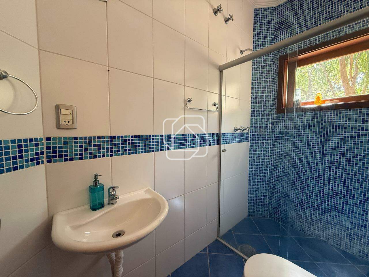 Casa de Condomínio à venda em Indaiatuba - SP - Ville Coudert: Banheiro