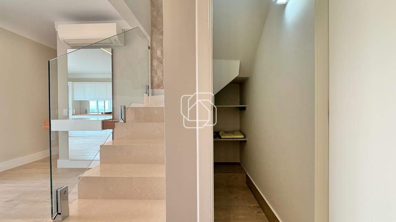 Apartamento à venda em Indaiatuba - SP - Edifício Winds: Escada