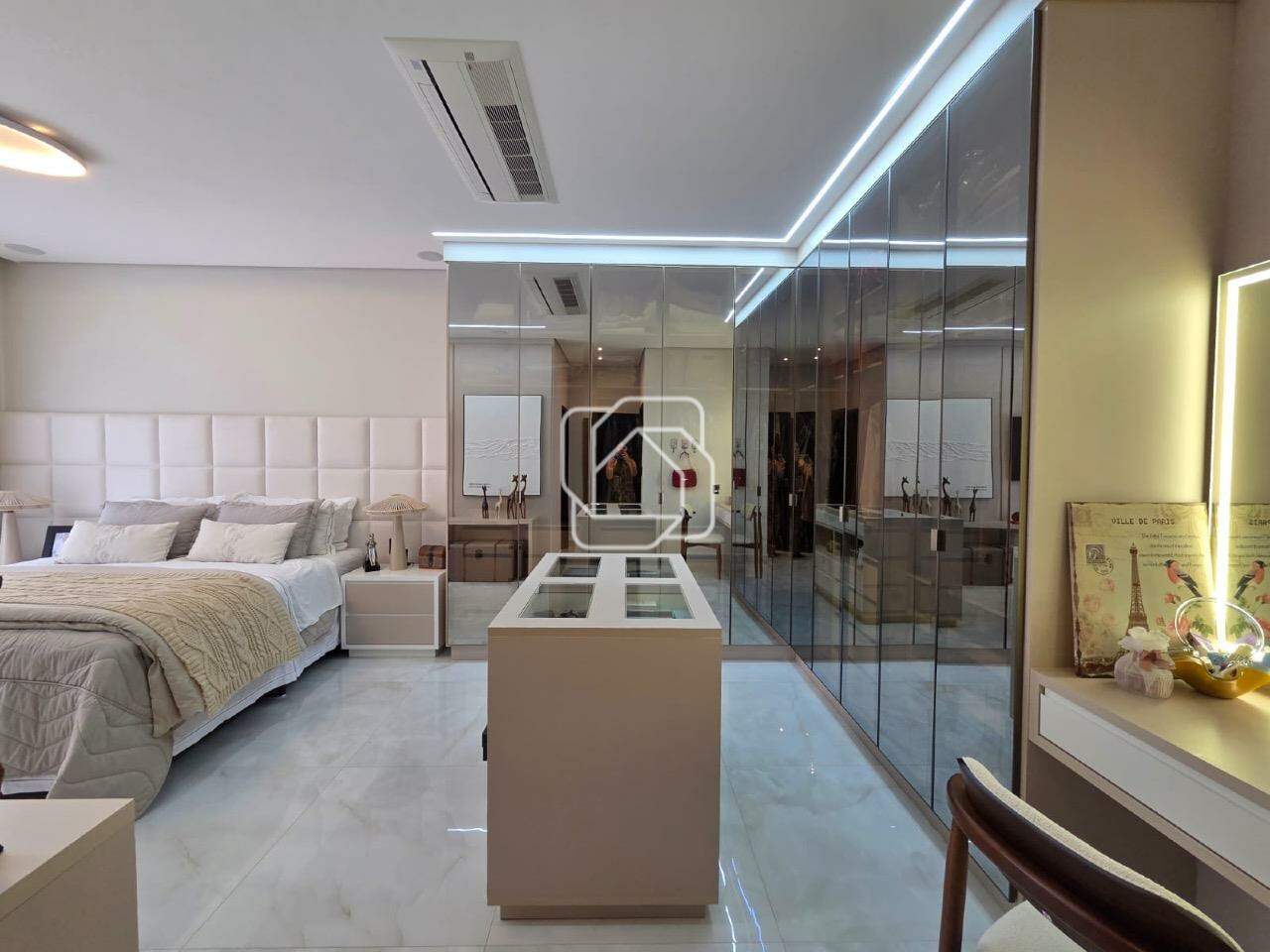 Casa de Condomínio à venda em Indaiatuba - SP - Jardins do Golfe Residencial Indaiatuba: Closet