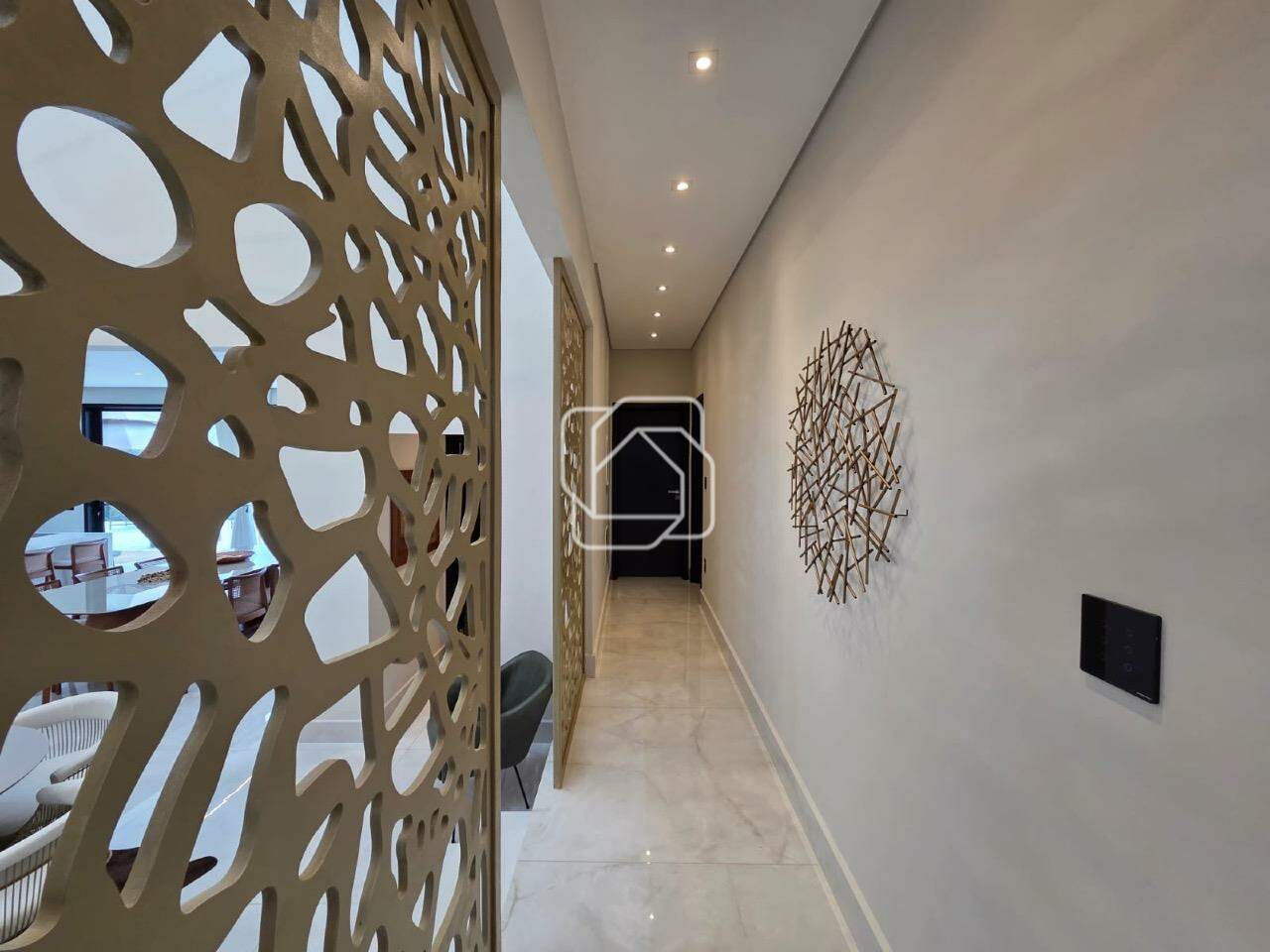 Casa de Condomínio à venda em Indaiatuba - SP - Jardins do Golfe Residencial Indaiatuba: Corredor