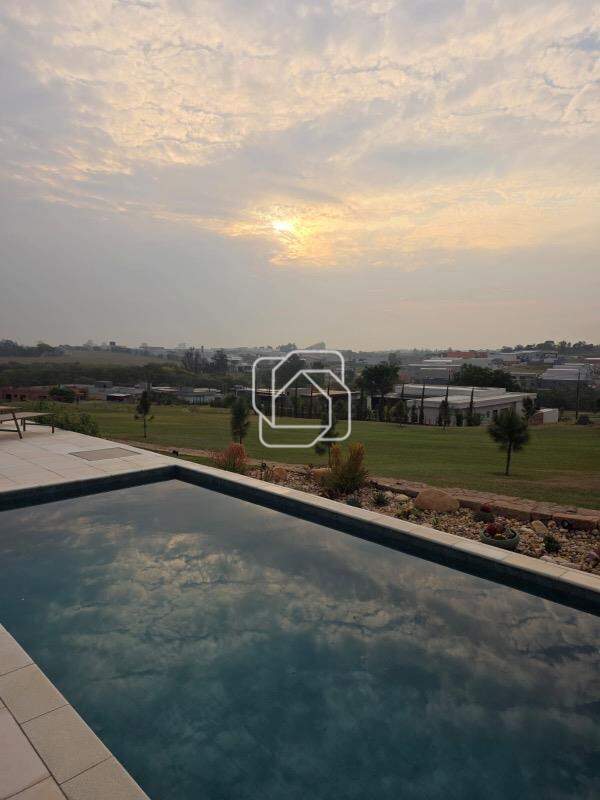 Casa de Condomínio à venda em Indaiatuba - SP - Jardins do Golfe Residencial Indaiatuba: Área da piscina