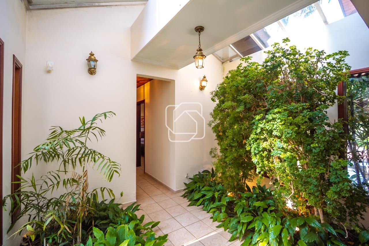 Casa de Condomínio para aluguel em Indaiatuba - SP - Vale das Laranjeiras: Corredor