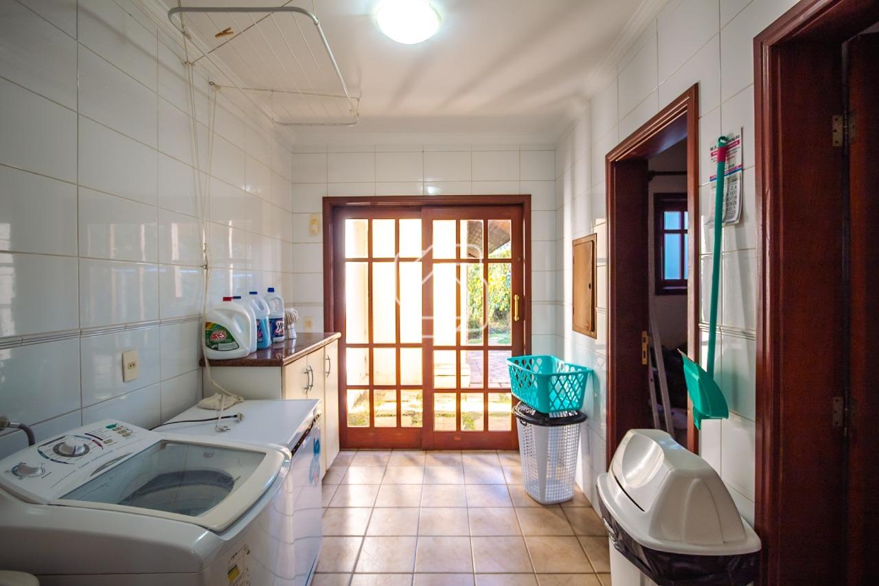 Casa de Condomínio para aluguel em Indaiatuba - SP - Vale das Laranjeiras: Lavanderia