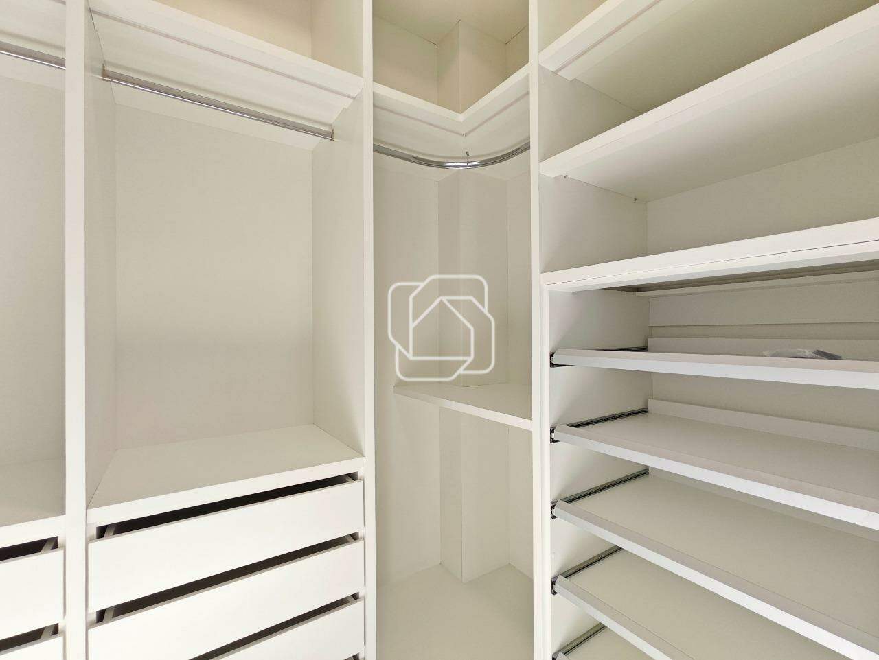 Casa de Condomínio à venda em Indaiatuba - SP - Jardim Residencial Dona Maria Cândida: Closet