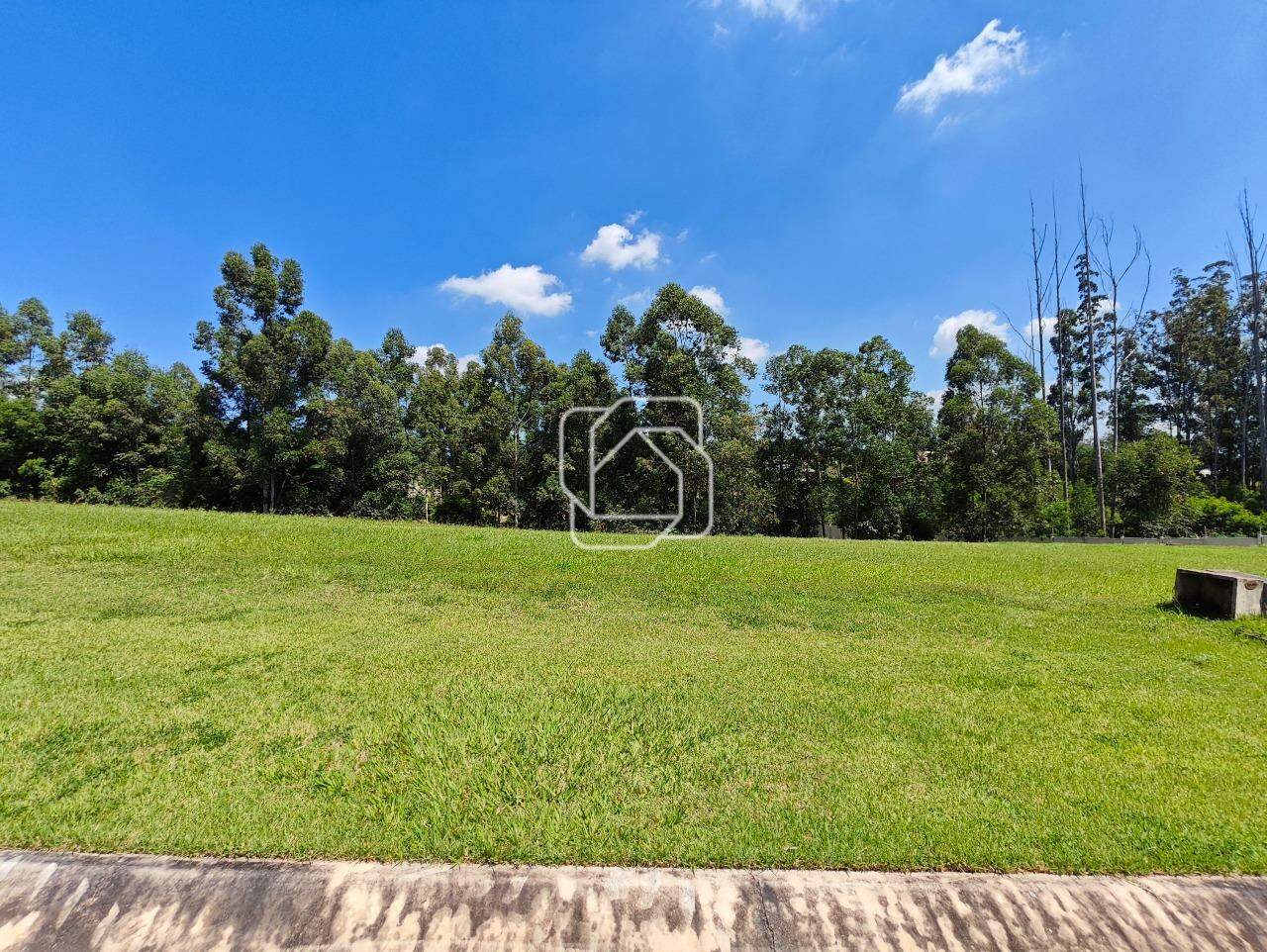 Terreno à venda em Indaiatuba - SP - Parque Villa dos Pinheiros: Visão geral do terreno