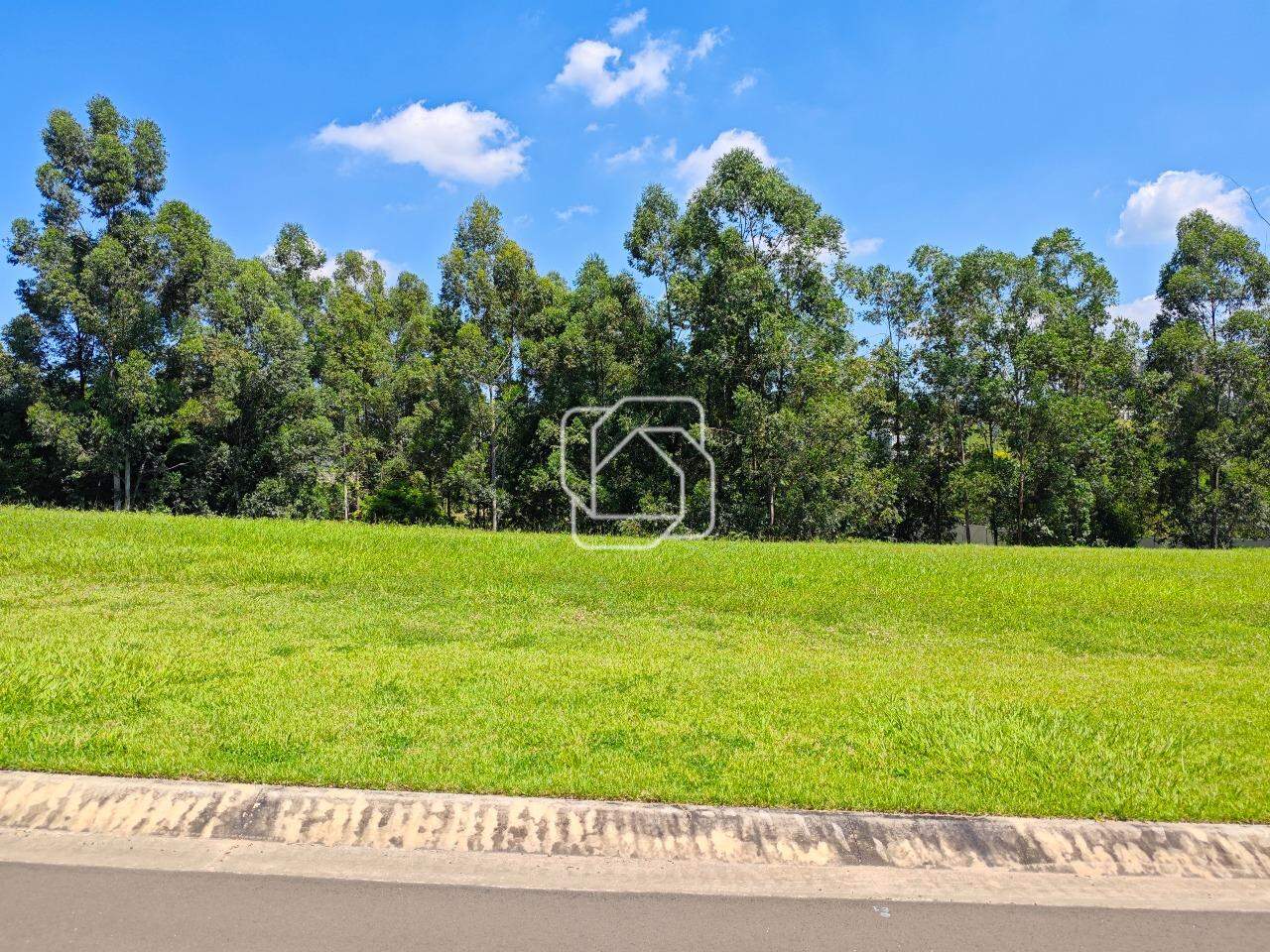 Terreno à venda em Indaiatuba - SP - Parque Villa dos Pinheiros: Visão geral do terreno