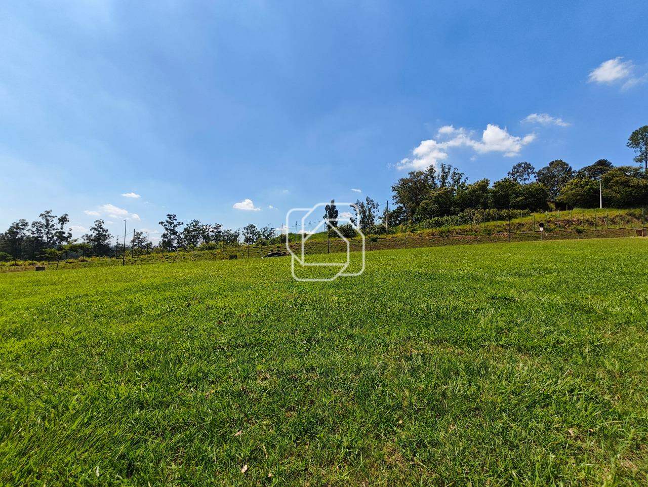Terreno à venda em Indaiatuba - SP - Parque Villa dos Pinheiros: Visão geral do terreno