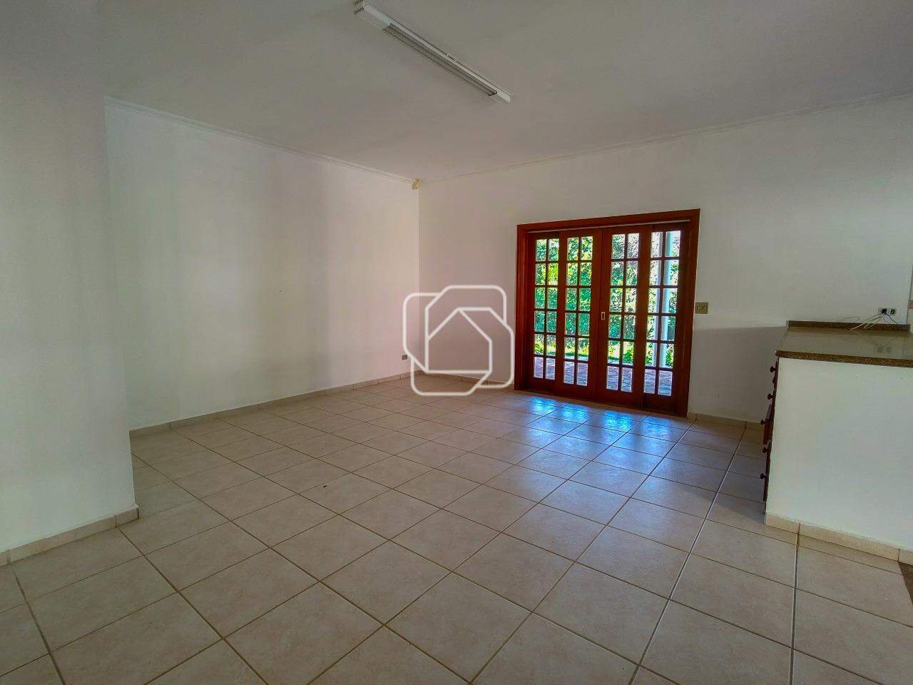 Casa de Condomínio para aluguel em Itu - SP - Condomínio City Castelo: Sala integrada à cozinha