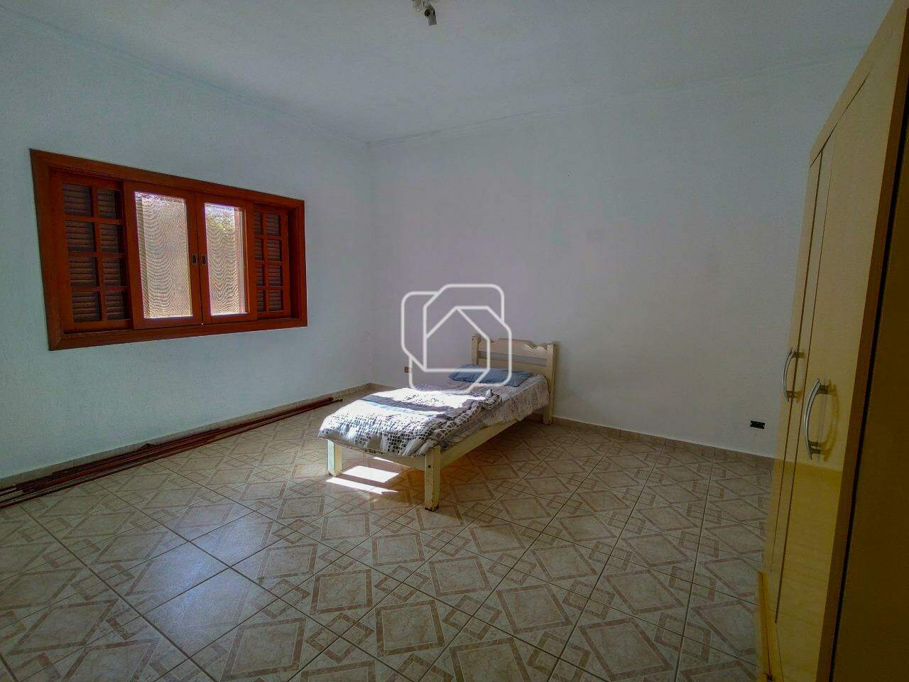 Casa de Condomínio para aluguel em Itu - SP - Condomínio City Castelo: Suíte