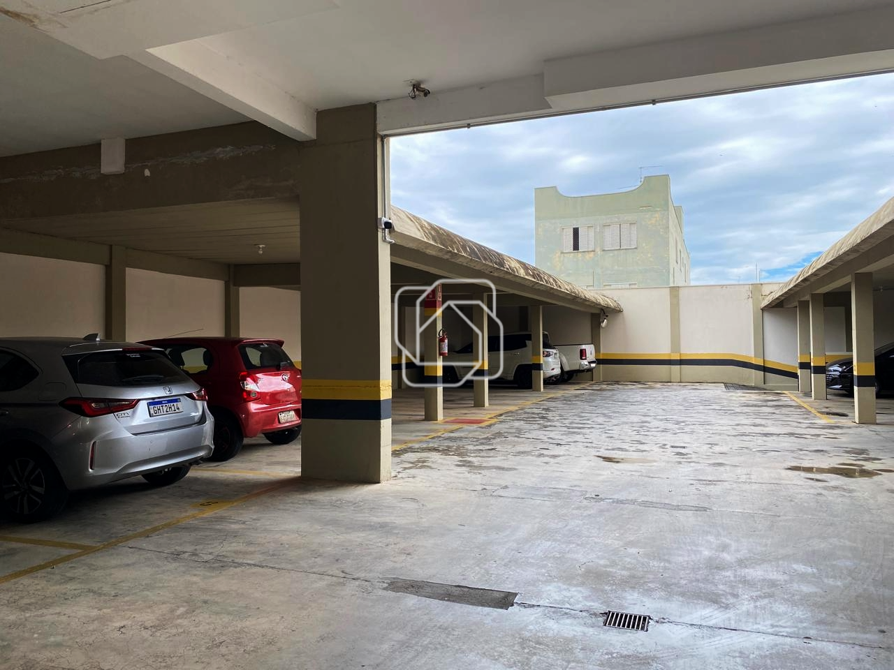 Apartamento para aluguel em Indaiatuba - SP - Residencial Giovana: GARAGEM