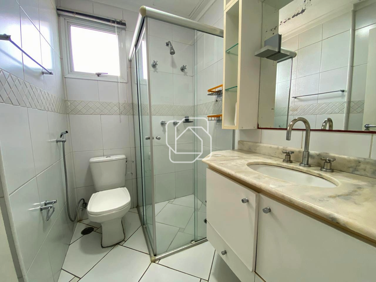 Apartamento para aluguel em Indaiatuba - SP - Residencial Giovana: BANHEIRO