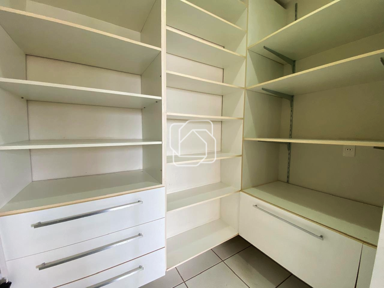 Apartamento para aluguel em Indaiatuba - SP - Residencial Giovana: DESPENSA