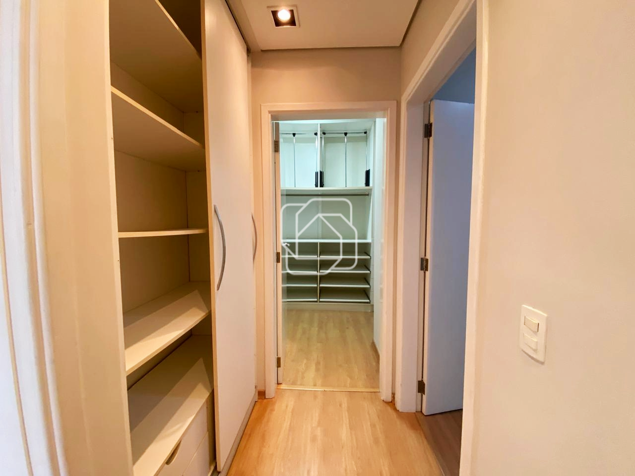 Apartamento para aluguel em Indaiatuba - SP - Residencial Giovana: CORREDOR