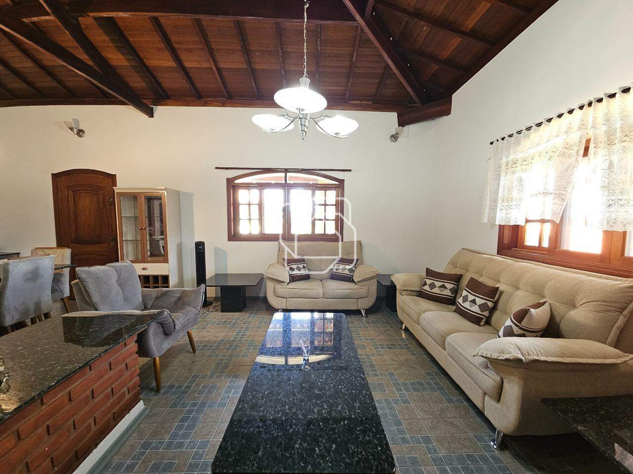 Casa de Condomínio à venda em Indaiatuba - SP - Terras de Itaici: Sala de estar