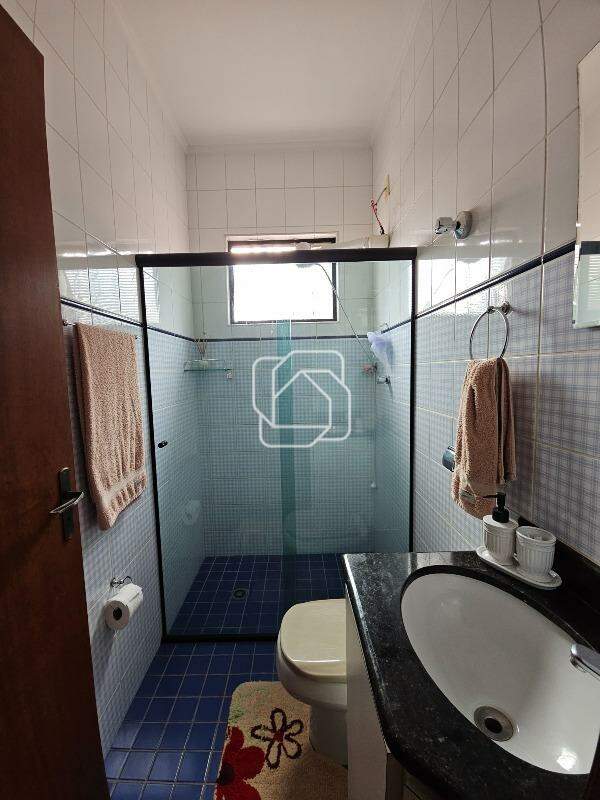 Casa de Condomínio à venda em Indaiatuba - SP - Terras de Itaici: Banheiro