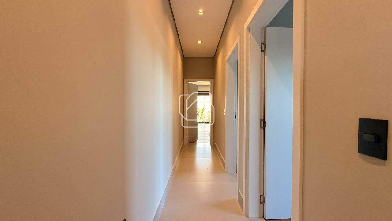 Casa de Condomínio à venda em Indaiatuba - SP - Jardim Villa Sapezal: Corredor