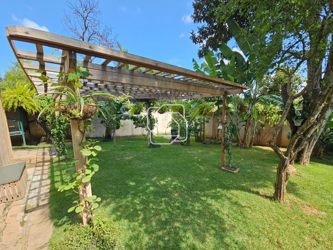 Casa de Condomínio para aluguel em Indaiatuba - SP - Terras de Itaici: Pomar