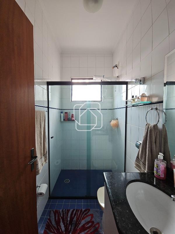 Casa de Condomínio para aluguel em Indaiatuba - SP - Terras de Itaici: Banheiro 