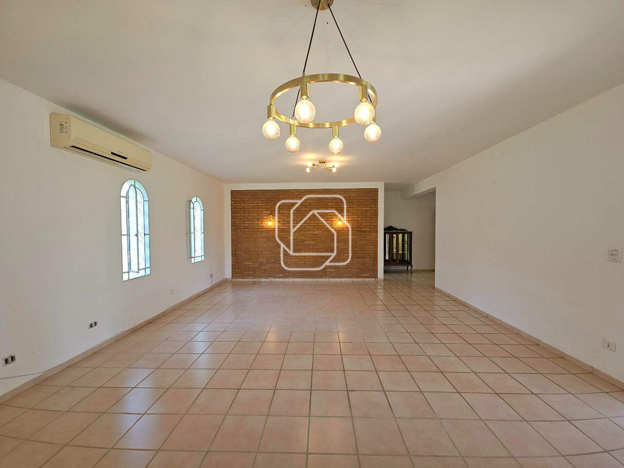 Casa de Condomínio à venda em Indaiatuba - SP - Lagos de Shanadu: Sala de estar