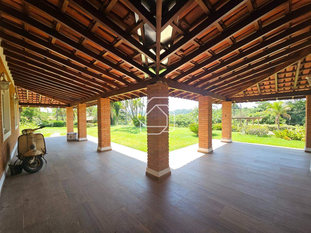 Casa de Condomínio à venda em Indaiatuba - SP - Lagos de Shanadu: Varanda