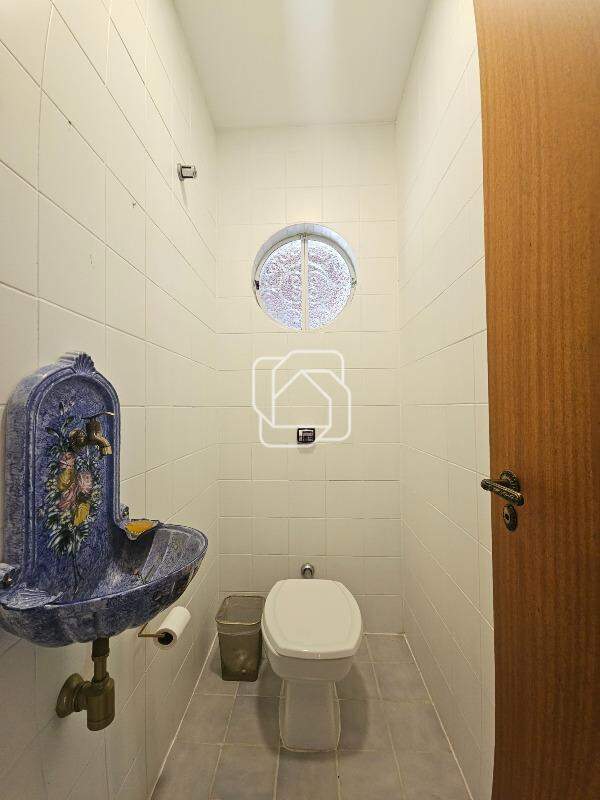 Casa de Condomínio à venda em Indaiatuba - SP - Lagos de Shanadu: Lavabo