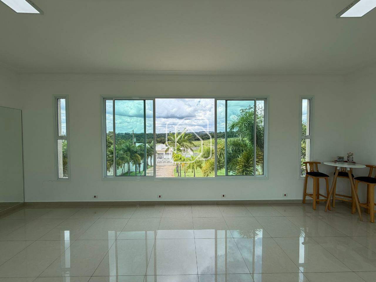 Casa de Condomínio à venda em Indaiatuba - SP - Vale das Laranjeiras: Sala