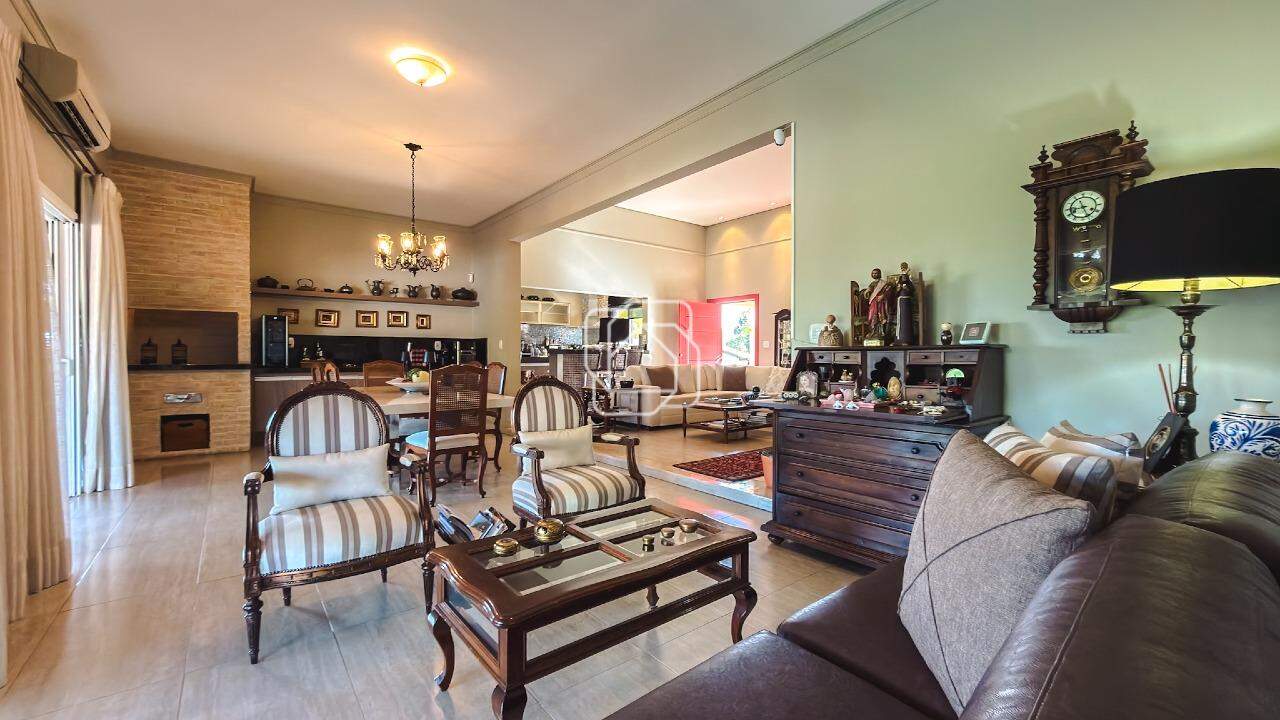 Casa de Condomínio à venda em Indaiatuba - SP - Terras de Itaici: Sala de estar