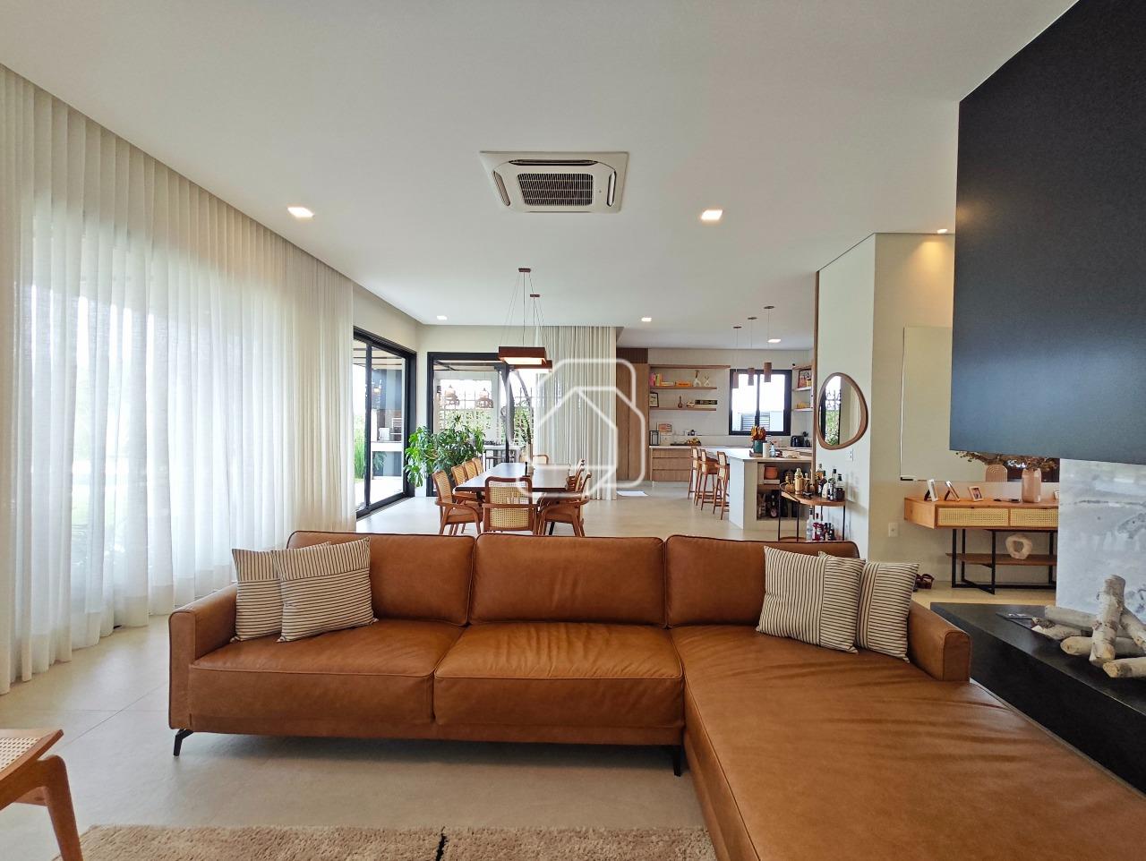 Casa de Condomínio à venda em Indaiatuba - SP - Jardins do Golfe Residencial Indaiatuba: Sala de estar