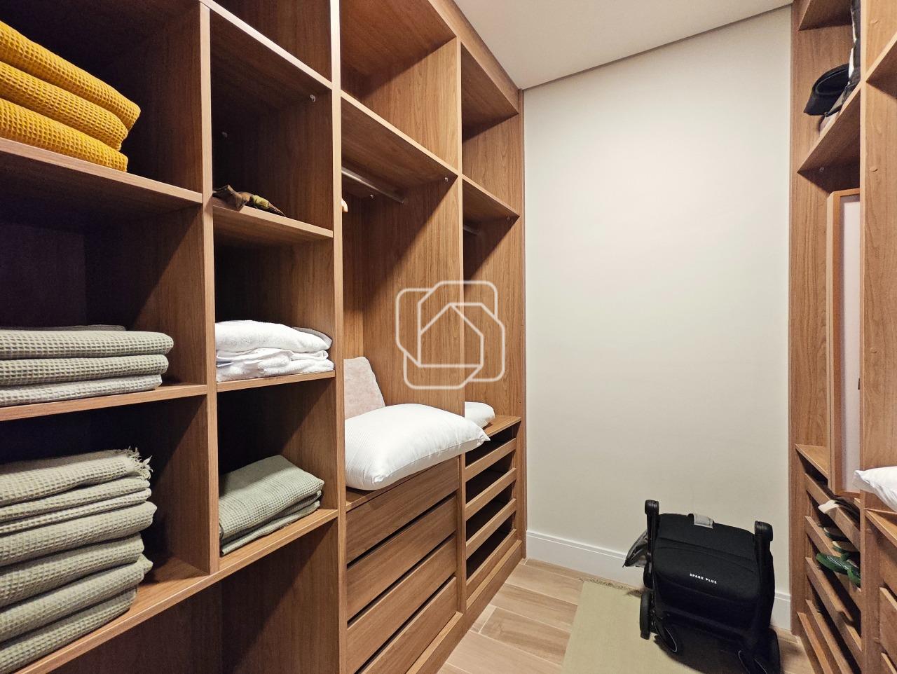 Casa de Condomínio à venda em Indaiatuba - SP - Jardins do Golfe Residencial Indaiatuba: Closet