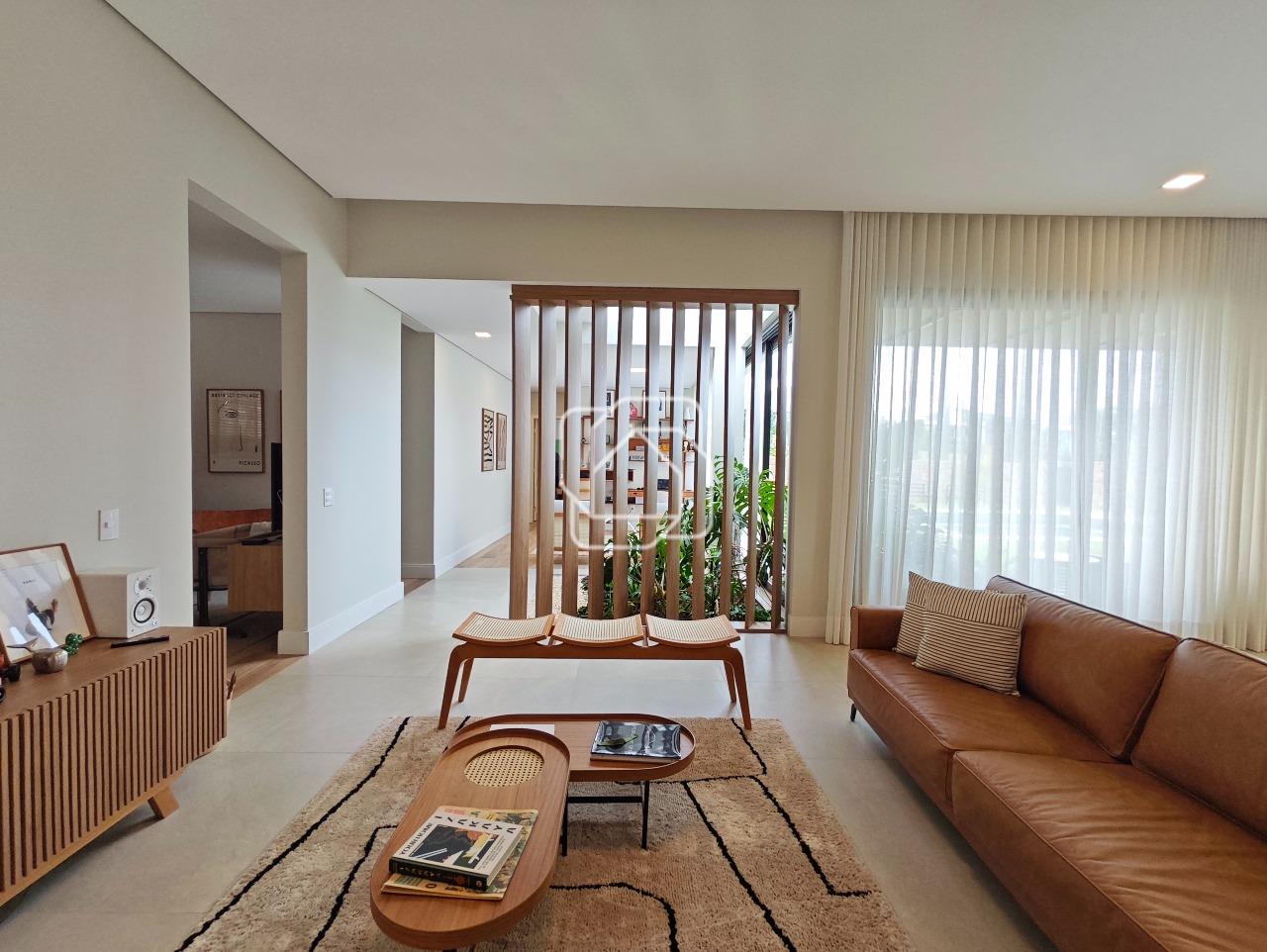 Casa de Condomínio à venda em Indaiatuba - SP - Jardins do Golfe Residencial Indaiatuba: Sala de estar