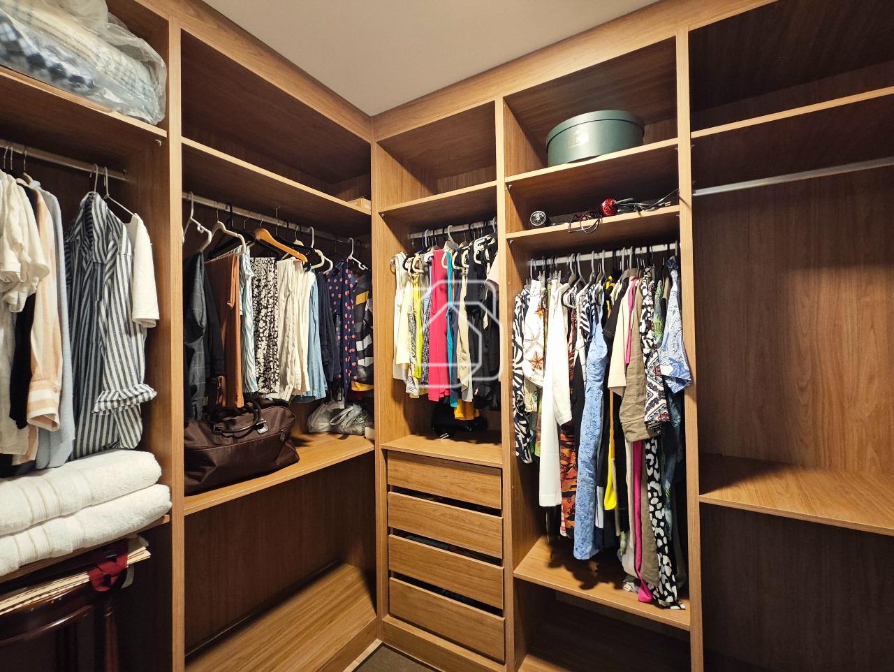 Casa de Condomínio à venda em Indaiatuba - SP - Jardins do Golfe Residencial Indaiatuba: Closet