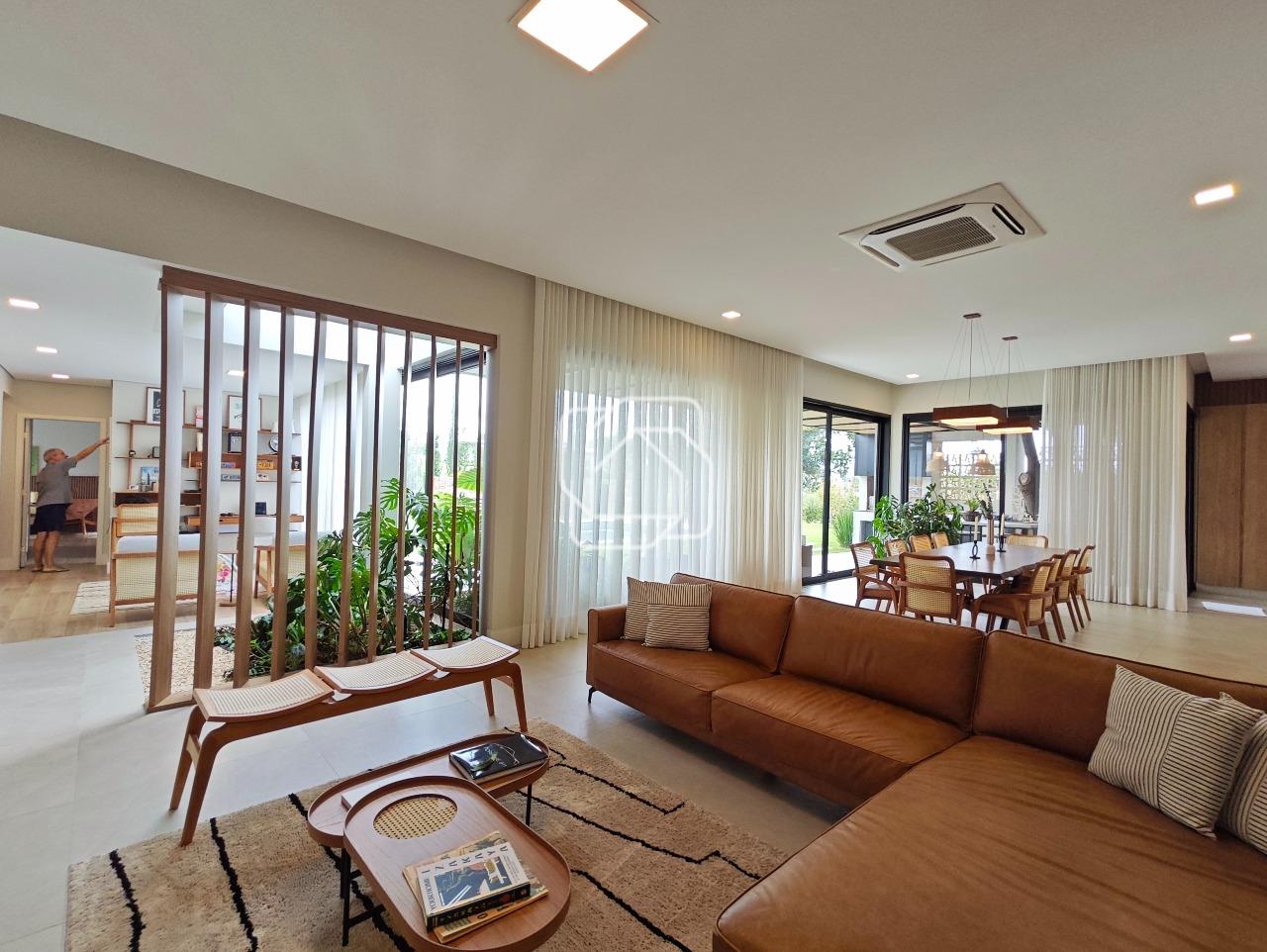 Casa de Condomínio à venda em Indaiatuba - SP - Jardins do Golfe Residencial Indaiatuba: Sala de estar