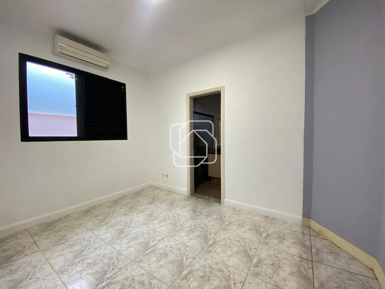 Casa para aluguel em Indaiatuba - SP - Vila Suíça: SUITE