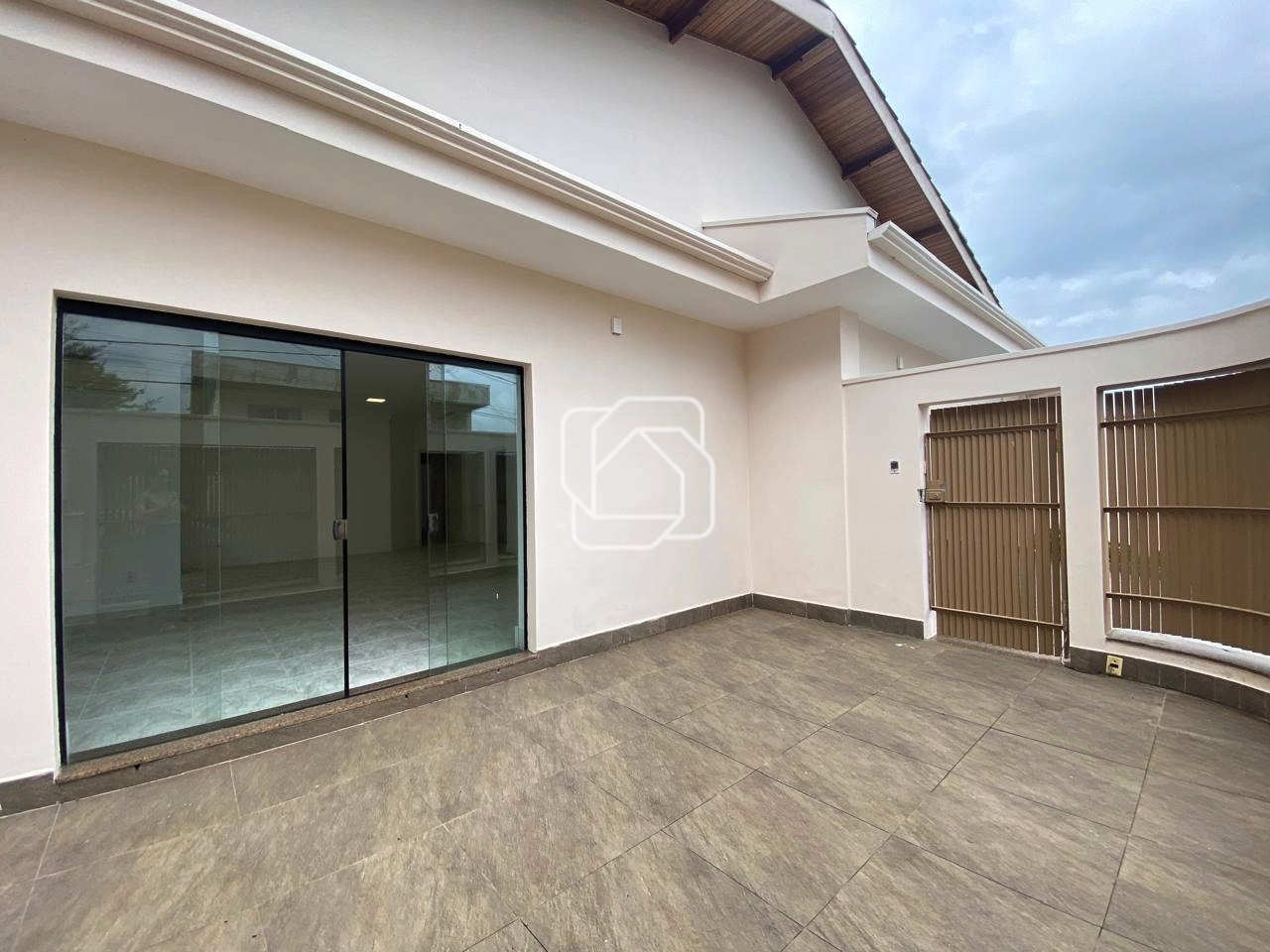 Casa para aluguel em Indaiatuba - SP - Vila Suíça: VARANDA