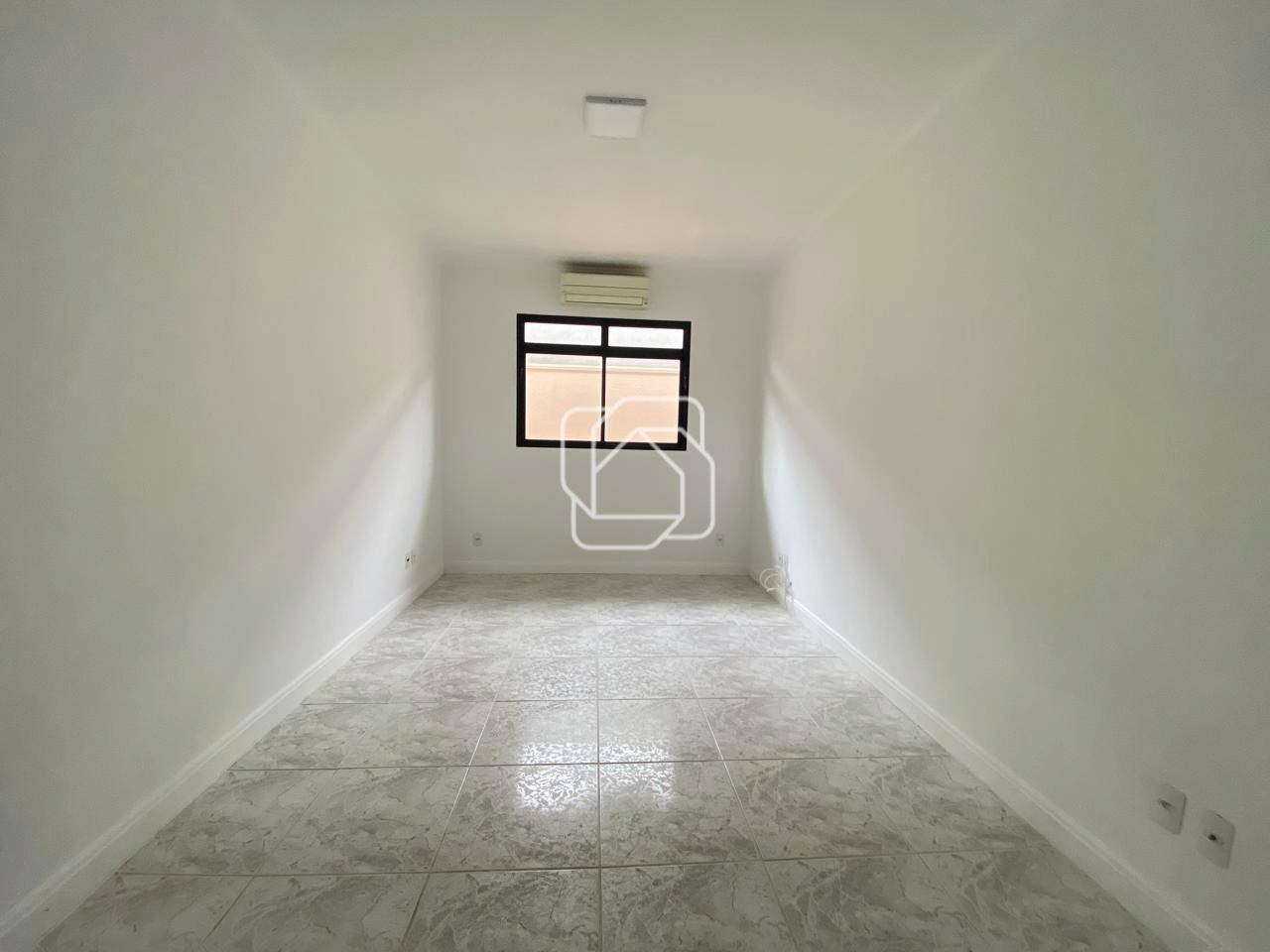 Casa para aluguel em Indaiatuba - SP - Vila Suíça: ESCRITORIO