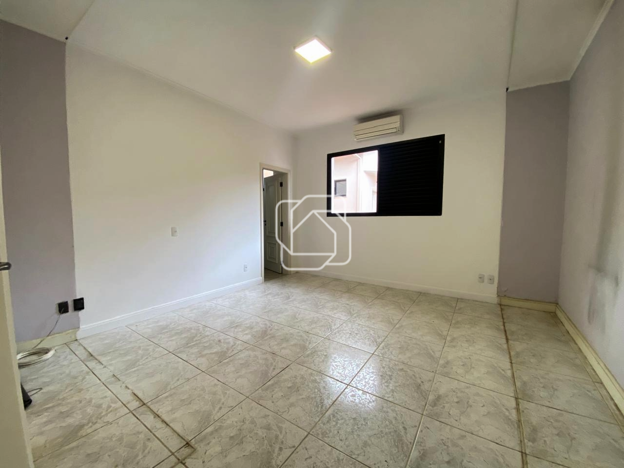 Casa para aluguel em Indaiatuba - SP - Vila Suíça: SUITE