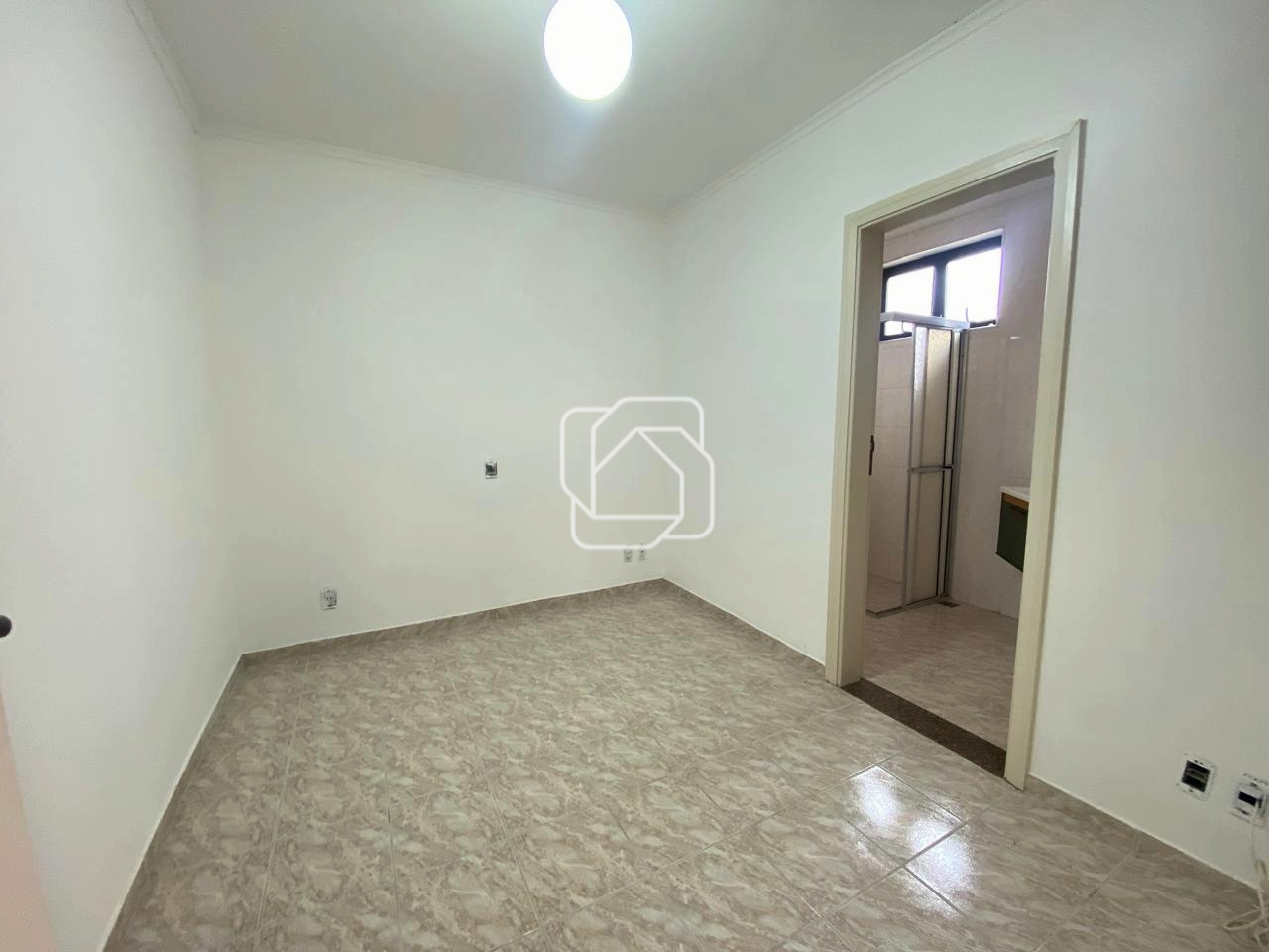 Casa para aluguel em Indaiatuba - SP - Vila Suíça: SUITE FUNDO