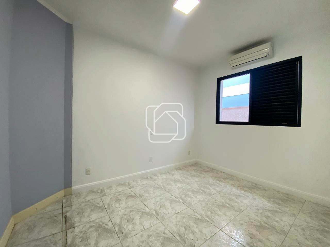 Casa para aluguel em Indaiatuba - SP - Vila Suíça: SUITE