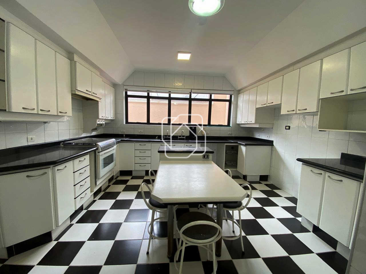 Casa para aluguel em Indaiatuba - SP - Vila Suíça: 