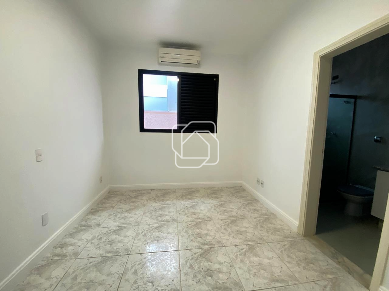 Casa para aluguel em Indaiatuba - SP - Vila Suíça: SUITE