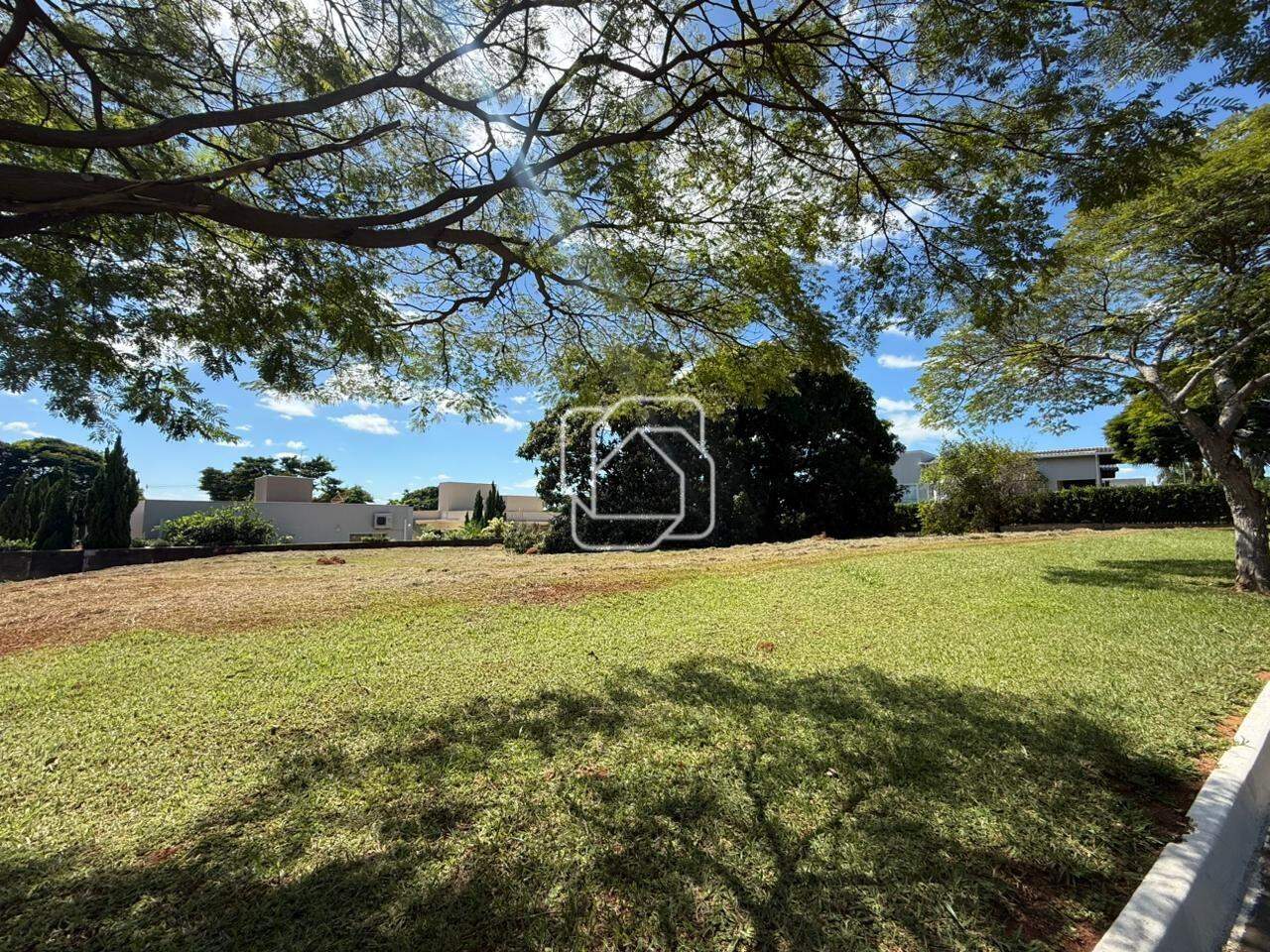 Terreno à venda em Itu - SP - Condomínio Santa Mônica: 