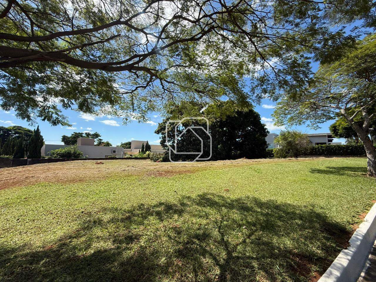 Terreno à venda em Itu - SP - Condomínio Santa Mônica: 