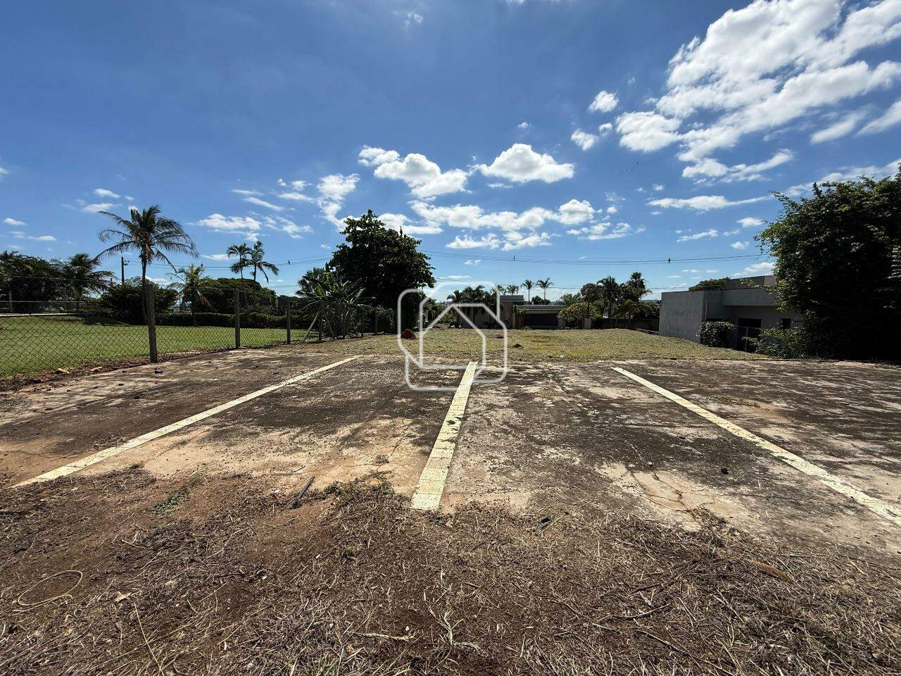 Terreno à venda em Itu - SP - Condomínio Santa Mônica: 