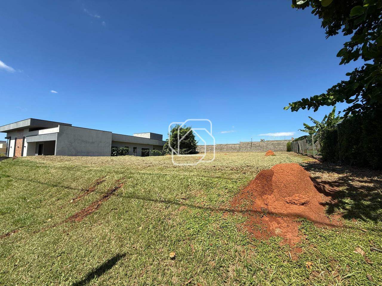 Terreno à venda em Itu - SP - Condomínio Santa Mônica: 