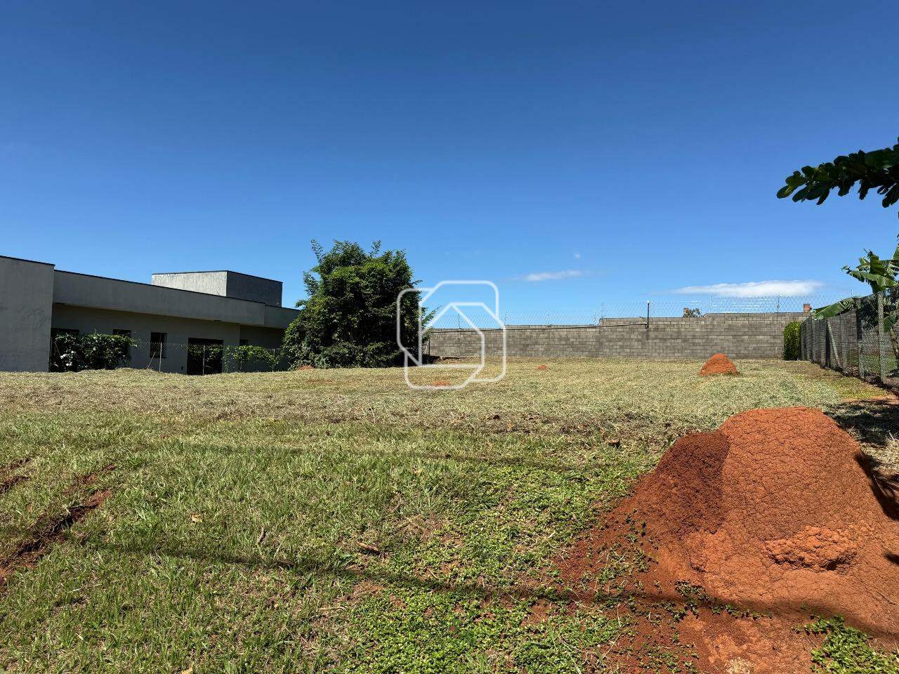 Terreno à venda em Itu - SP - Condomínio Santa Mônica: 