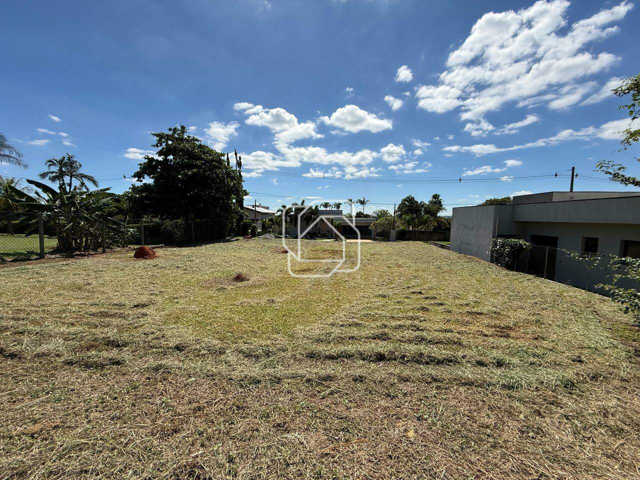 Terreno à venda em Itu - SP - Condomínio Santa Mônica: 