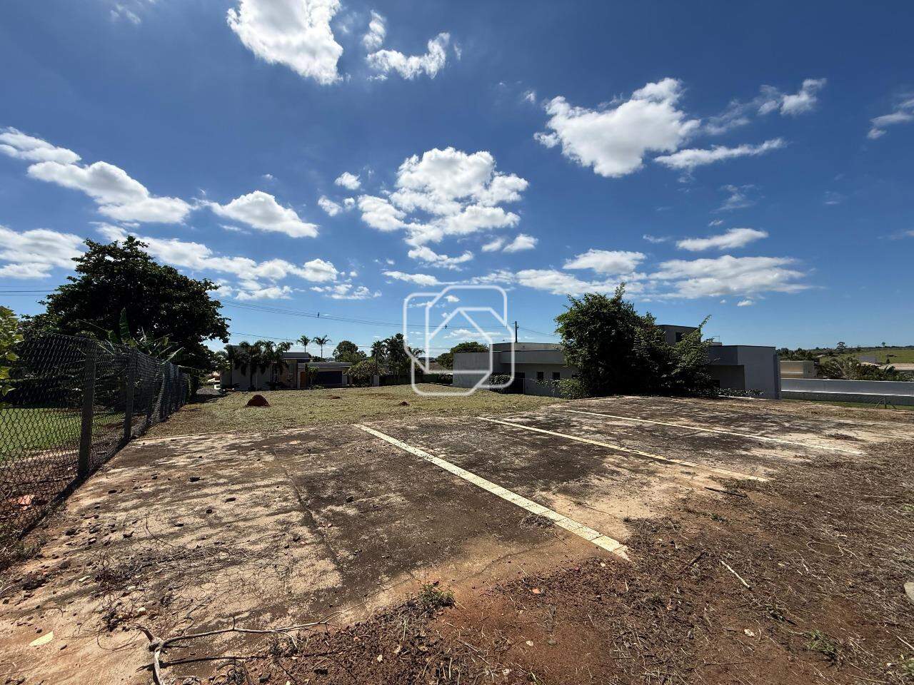 Terreno à venda em Itu - SP - Condomínio Santa Mônica: 