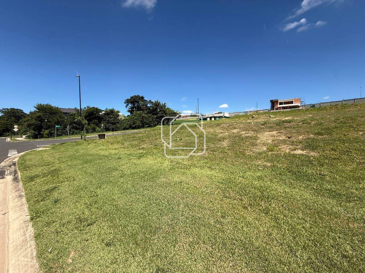 Terreno à venda em Indaiatuba - SP - Parque Villa dos Pinheiros: Visão geral do terreno