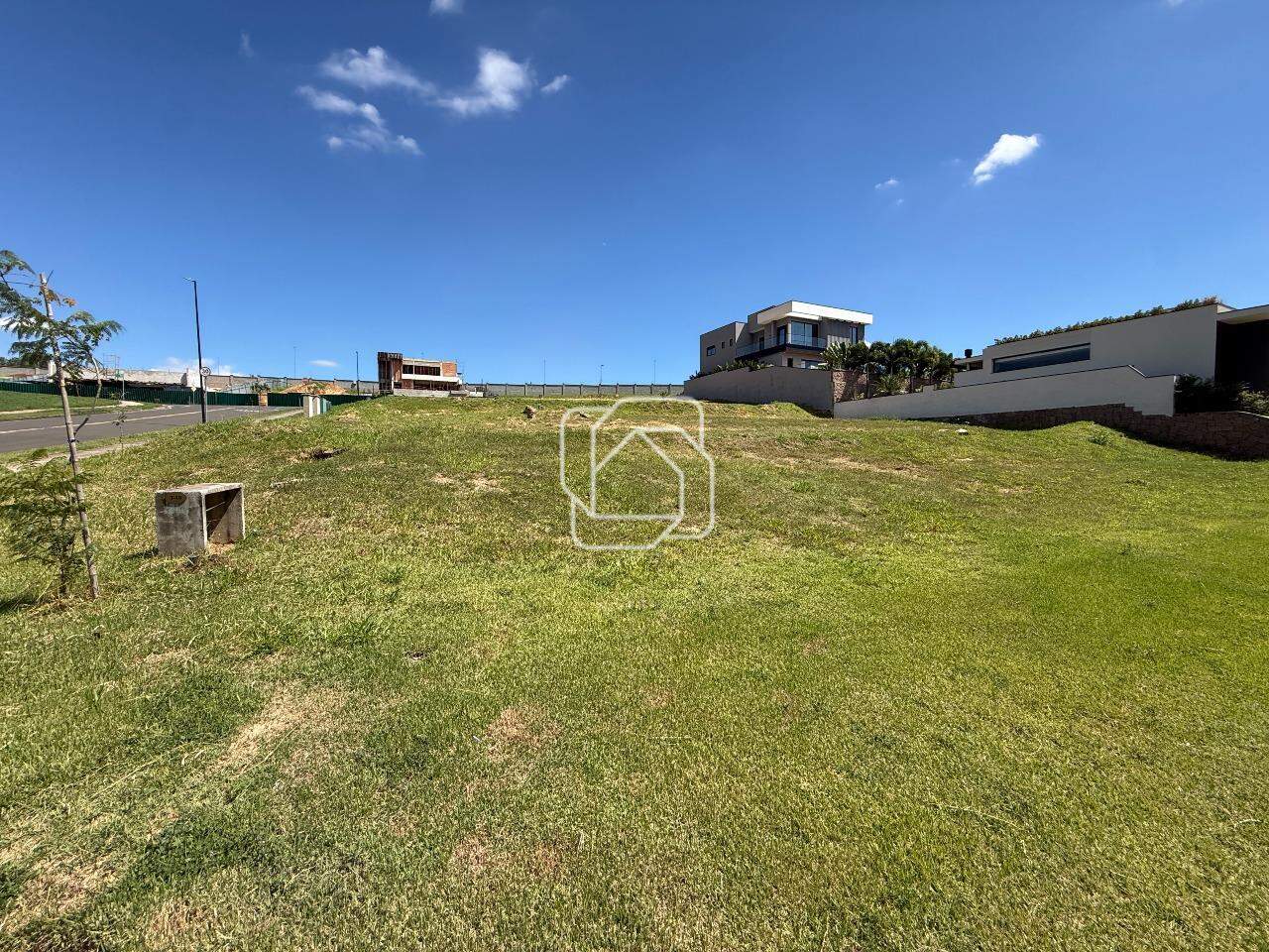 Terreno à venda em Indaiatuba - SP - Parque Villa dos Pinheiros: Visão geral do terreno