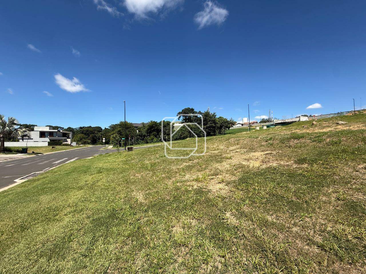 Terreno à venda em Indaiatuba - SP - Parque Villa dos Pinheiros: Visão geral do terreno